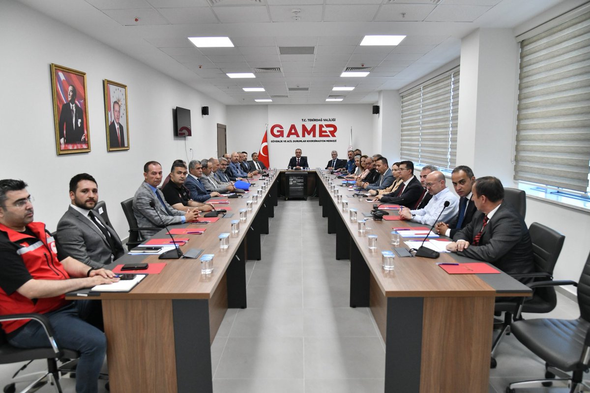 İlimizde bulunan yabancılarla ilgili yapılan iş ve işlemler, toplumsal uyum, eğitim ve yapılacak diğer çalışmaların ele alındığı ve koordinasyon gerektiren hususların görüşüldüğü İl Göç Kurulu Toplantısı, Valimiz Sayın Recep Soytürk başkanlığında yapıldı.