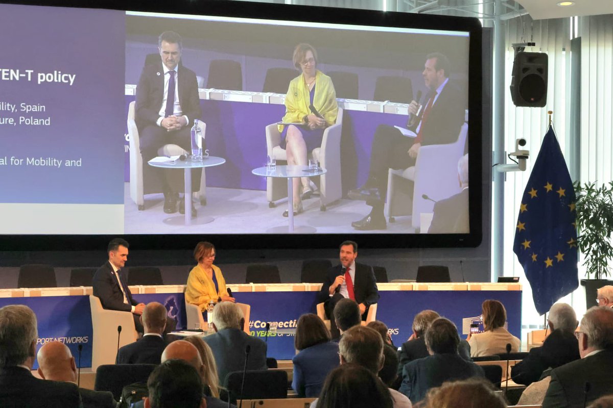 oscar_puente_'s tweet photo. Hoy estamos en Bruselas participando en el 20 aniversario de los Corredores Europeos de la Red Transeuropea de Transporte (RTE-T).

Reafirmamos nuestra voluntad y compromiso con las conexiones transfronterizas que fortalecen la integración de España con el resto de Europa. https://t.co/edmP0vvL8R