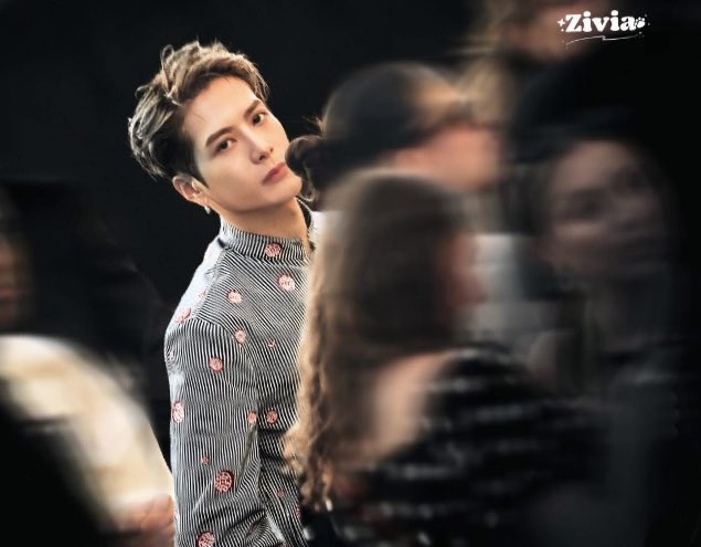 JSW_UR_Magicman's tweet photo. สายตาแบบนี้🥰🥰🫶🏻#JacksonWangxLVMenSS26 https://t.co/cDbZxsKxy6
