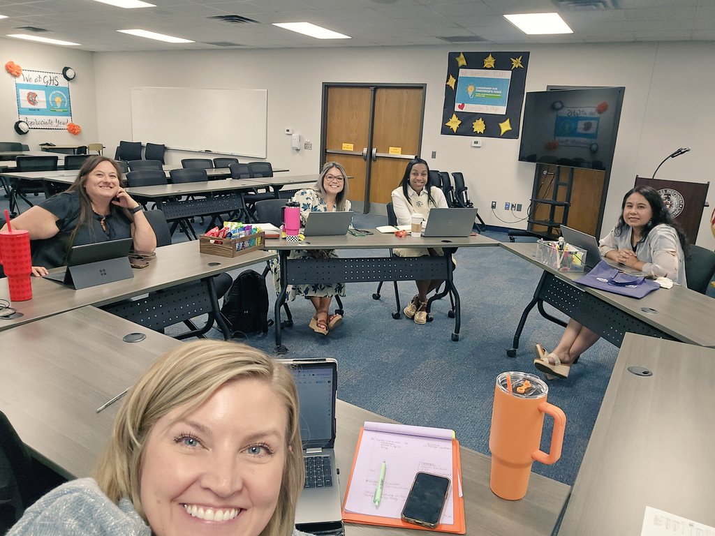 AReedSmith's tweet image. 🗓️ Collaborative calendar planning with the team today @gonzales_isd! Aligning priorities, syncing schedules, and setting the stage for a strong, focused year ahead. #Teamwork #Planning #GrowingGreatness @DanaArreola5