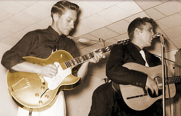 ProfesorJonk's tweet image. "Tuve mi primera guitarra con 8 años".
Scotty Moore.
Músicos que no debemos olvidar. El guitarrista, entre otros, de Elvis, ocupó el puesto 29 en la lista de los mejores de todos los tiempos de la revista Rolling Stone.
#Efemeride #ScottyMoore #rock
youtube.com/watch?v=YZe_8u…