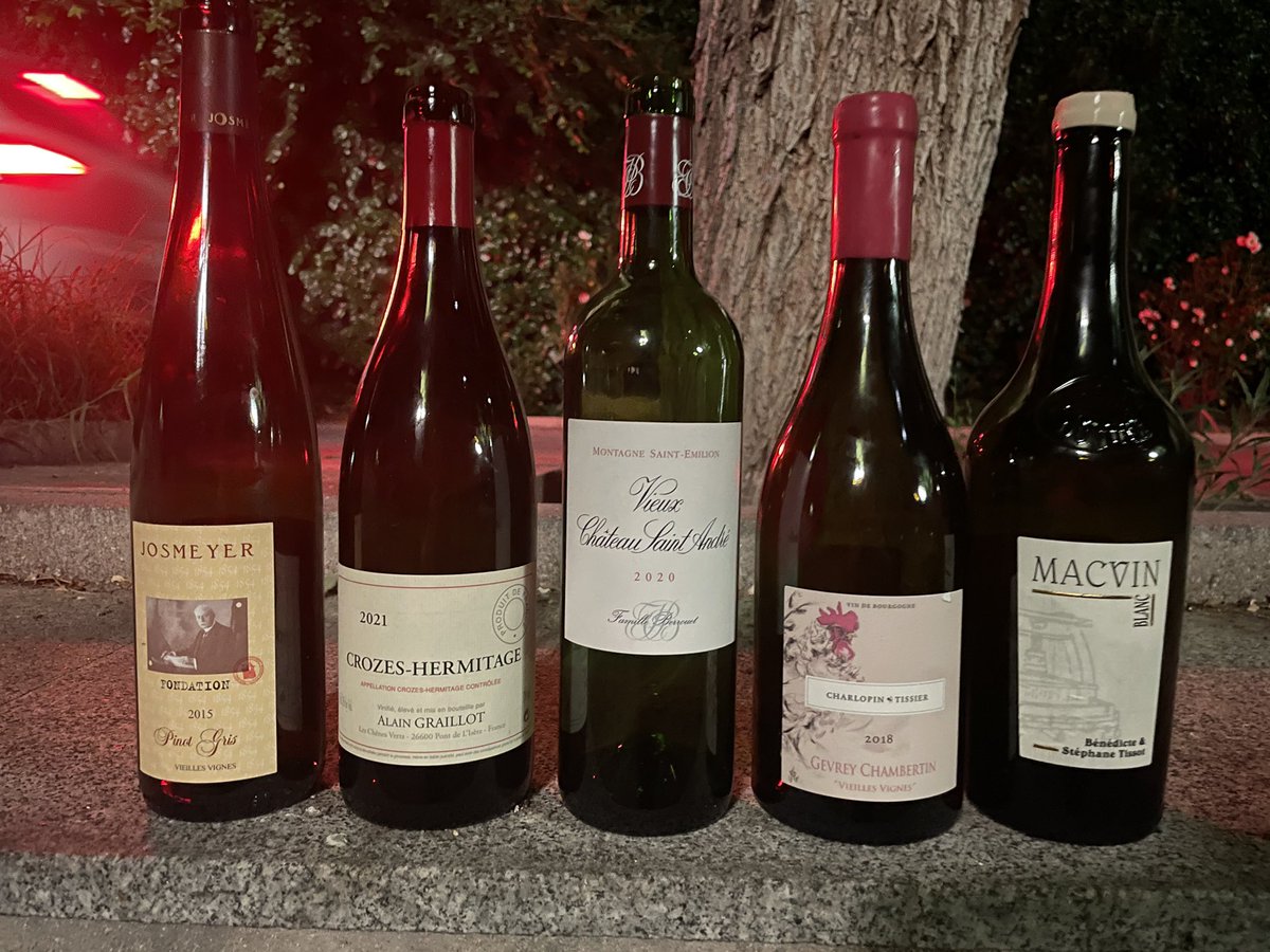 DocePatios's tweet photo. Francia y sus ‘terroirs’ más conocidos, pero con vinos tan especiales, como exclusivos y personales. Un viaje con el que hacerse una somera idea de la relación de algunos de sus ‘vigñerons’ con los suelos y sus variedades más características. Otra cata para el recuerdo. https://t.co/EYbhRStvmC