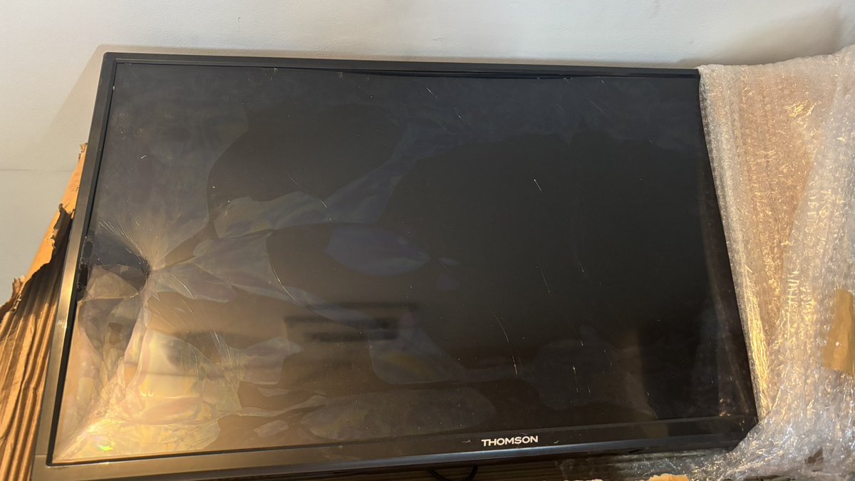 yash_hack's tweet photo. Premium delivery by @DTDCIndia 
D96637581
#BadService #WorstExperience #delivery https://t.co/q1gsa8Q0fb