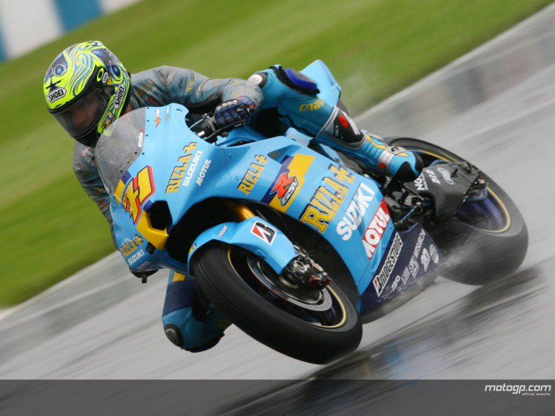 2007 #DutchTT: Chris Vermeulen takes his final career pole in a rain-soaked Assen, giving Suzuki its last pole for 8 years—until Aleix Espargaró’s 2015 Catalunya breakthrough! 🌧️🔥