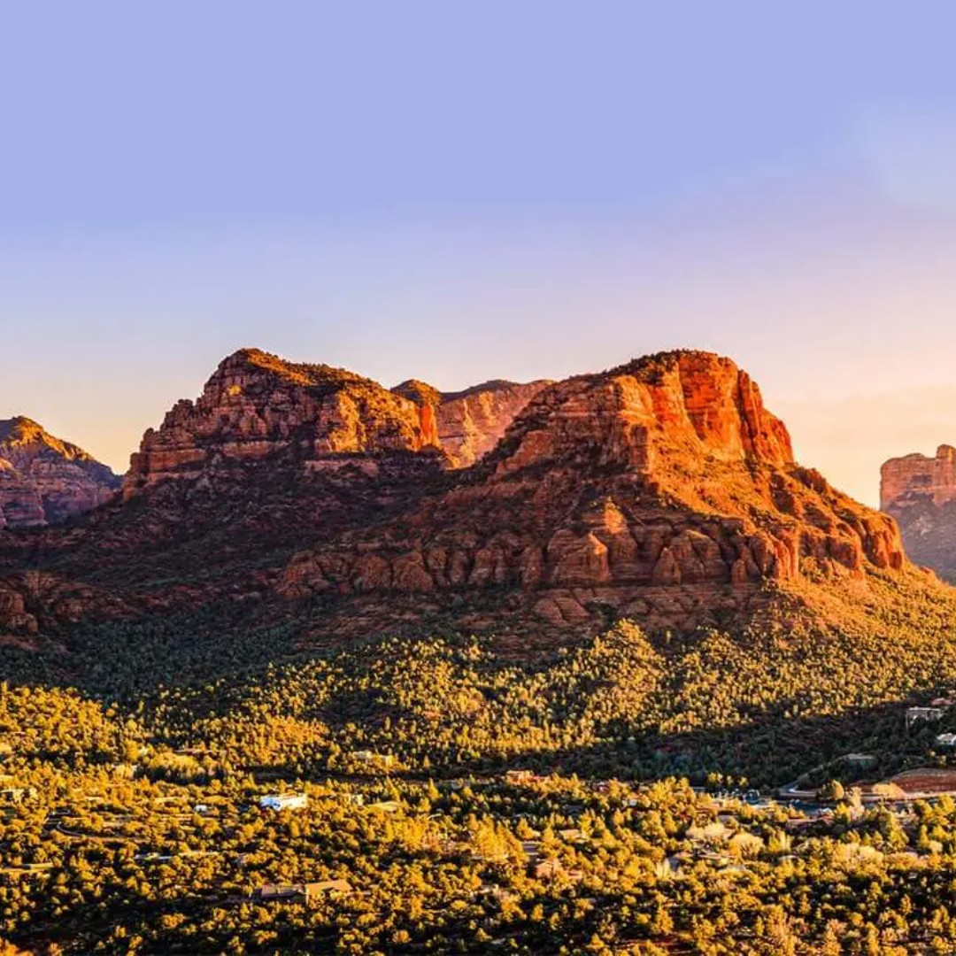 🏔️ Twin Buttes, Sedona 🏔️

Home to the famous Chapel of the Holy Cross on its southern side, these mountains also possess some of the finest hiking trails in town such as the Mystic and Broken Arrow Trails.

To learn more about our hiking, go to
visitsedona.com