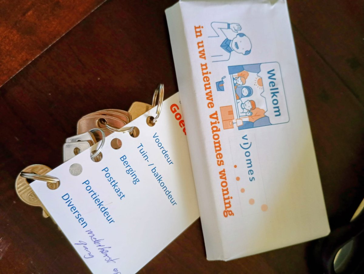Ik heb de vorige post op aanraden weggehaald, dus nogmaals:
ik kan verhuizen!