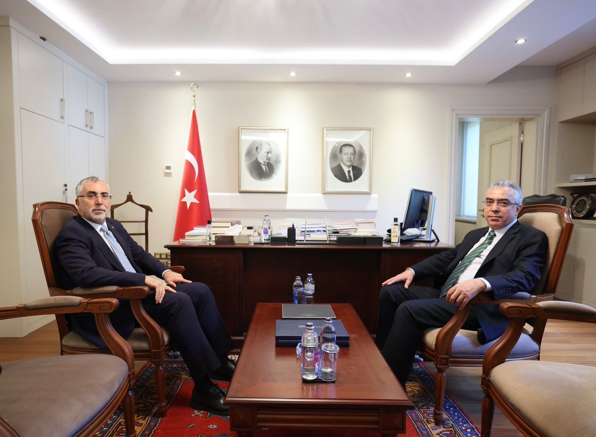 Cumhurbaşkanı Başdanışmanımız, Cumhurbaşkanlığı Hukuk Politikaları Kurulu Başkanvekilimiz Sayın <a href="/mehmetucum/">Mehmet Uçum</a>’u ziyaretimizde Bakanlığımızın ve Kurulumuzun çalışmalarını ele aldık.

Kurul çalışmalarında kendilerine muvaffakiyetler diliyorum.