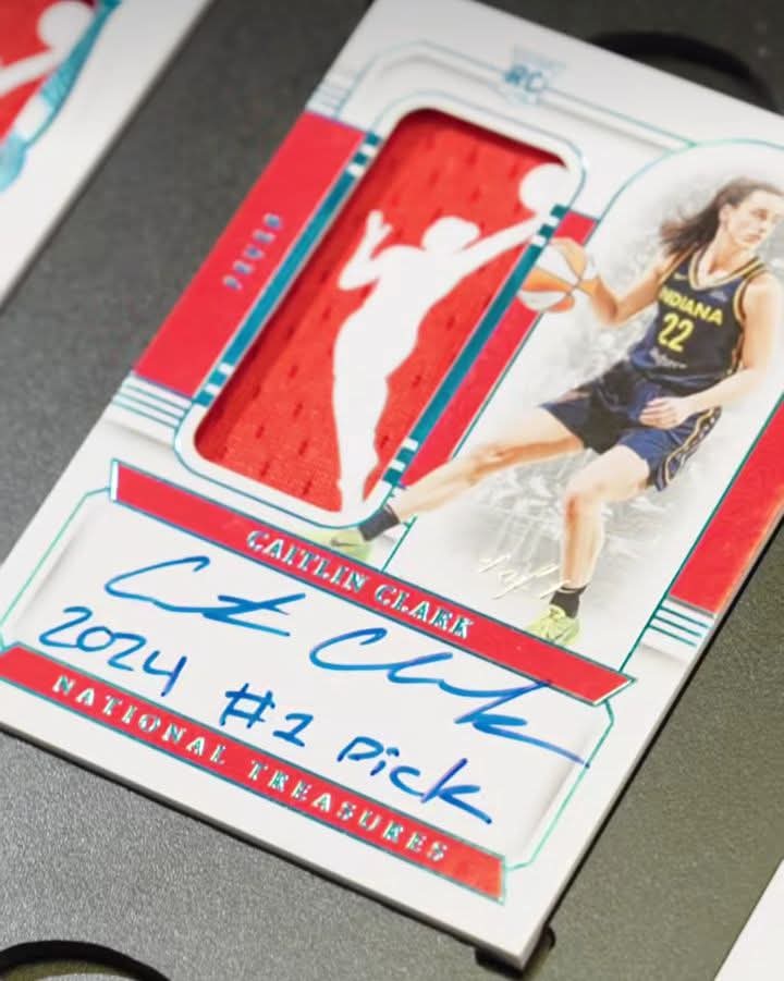 CardHubPH's tweet image. @PaniniAmerica just dropped a clip with Caitlin Clark signing her rookie cards — including this 1/1 Logoman Rookie Autograph! 👀 

How much do you think will this go for? 🤔

@CardPurchaser