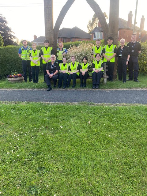 MoorlandsPolice's tweet photo. Its not just our Police officers and PCSOs that make up our neighbourhood teams. Last Friday night our #MoorlandsCadets, with the assistance of their Cadets Leaders and PCSO's Simcock and Drew. Delivered over 300 Crime Prevention leaflets to the Community of #Ipstones. https://t.co/l92aIKIDFa