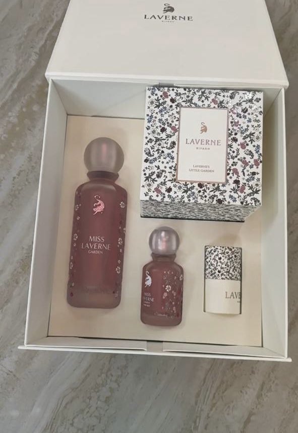 بين عام مغادر وعام جديد اللهم آتنا شعور هذه الآية: ﴿ ثُمَّ يَأْتِي مِن بَعْدِ ذَٰلِكَ عَامٌ فِيهِ يُغَاثُ النَّاسُ ﴾
اللهم غيثاً من الصحة والعافية والمسَرات والخيرات، عاماً مليئاً بالبهجة وتحقيق الأمنيات🤍