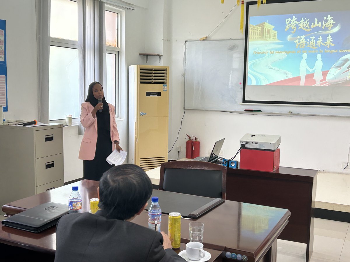 ChineAmbDjibout's tweet image. Un « Rendez-vous des Amoureux du chinois » s’est couronné de succès ! Un bilan impressionnant de 4 années de réussites en enseignement du chinois !🎊🎊🎊
Vives félicitations aux tous les amis djiboutiens qui se sont investis dans l’apprentissage du chinois avec d’excellents…