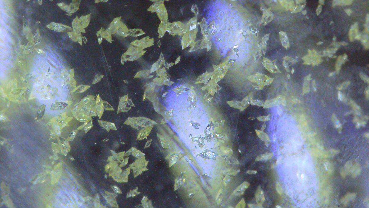 I'm back with some crystals (as you can see, it's not glass). It's taking me a long time to get the right size but I'm on the way #phosphorus #heterocycle