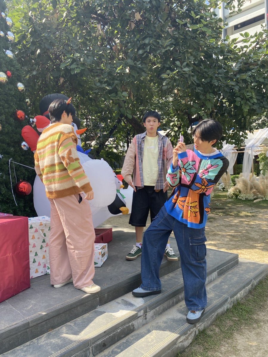 Help! I'm stuck between these two lovebirds, and it's a sugar overload! 😵 phi 𝗖𝗵𝗼𝗸𝘂𝗻 and phi 𝗔𝘀𝘁𝗼𝗻 photo moment is too sweet for 𝗣𝗮𝘂𝗹. 🥺