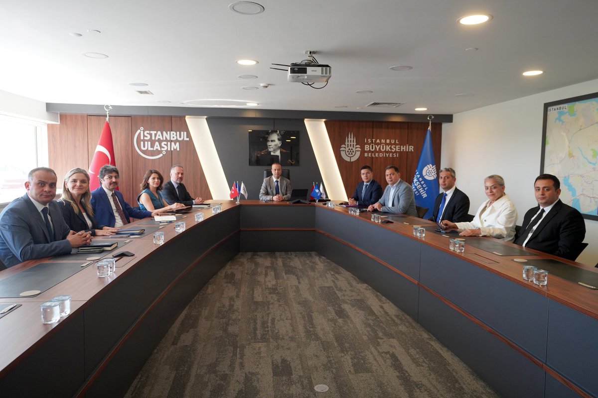 ozisoy's tweet photo. İBB Genel Sekreterimiz Prof. Dr. Volkan Demir’i İstanbul Ulaşım’da ağırlamaktan memnuniyet duyduk.
Genel Müdürümüz Ali Arzuman ile birlikte kurumumuzun yürüttüğü projeleri ve önümüzdeki dönem hedeflerimizi paylaştık.
Erişilebilir, sürdürülebilir, yaşanabilir kent vizyonunuz için var gücümüzle çalışmaya devam ediyoruz.

#İBB #UmutBurada #SürdürülebilirUlaşım #İstanbulUlaşım #16MilyonİçinÇalışıyoruz