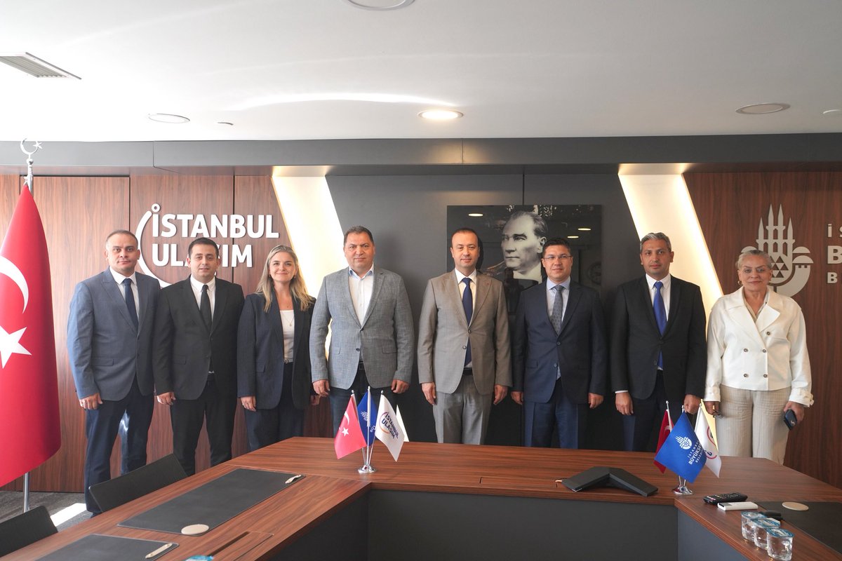 ozisoy's tweet photo. İBB Genel Sekreterimiz Prof. Dr. Volkan Demir’i İstanbul Ulaşım’da ağırlamaktan memnuniyet duyduk.
Genel Müdürümüz Ali Arzuman ile birlikte kurumumuzun yürüttüğü projeleri ve önümüzdeki dönem hedeflerimizi paylaştık.
Erişilebilir, sürdürülebilir, yaşanabilir kent vizyonunuz için var gücümüzle çalışmaya devam ediyoruz.

#İBB #UmutBurada #SürdürülebilirUlaşım #İstanbulUlaşım #16MilyonİçinÇalışıyoruz