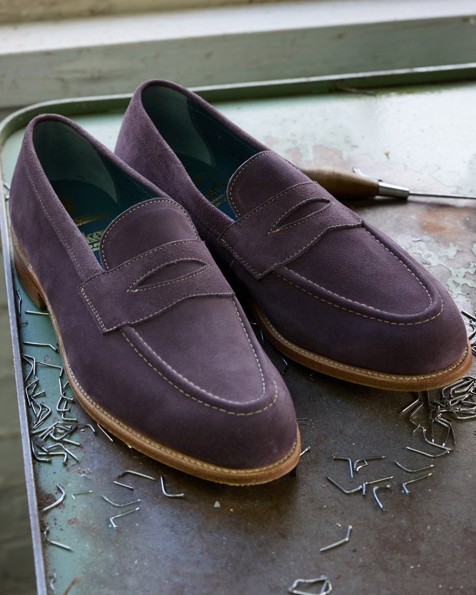 Loafers, handmade in Northampton from the finest natural materials. Timeless style, lightweight for summer, and built to last.

Browse the range at trickers.com/collections/lo…

#MyTreasuredTrickers