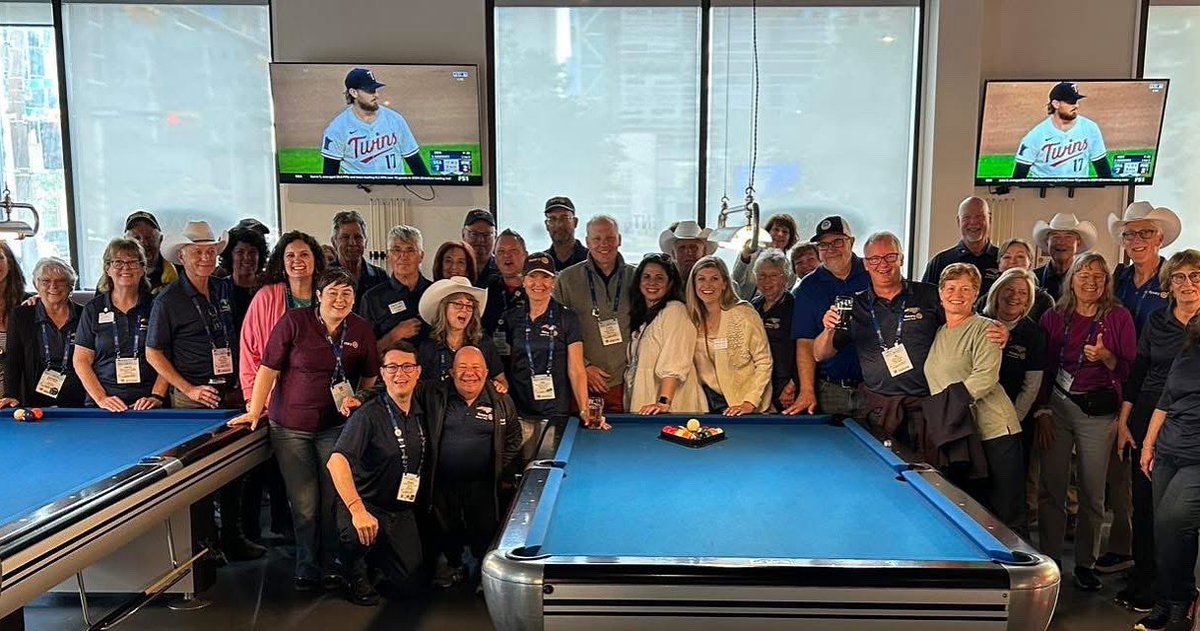 4SeasonsRotary's tweet image. President Hal & President-Elect Michele say YAHOO from Calgary & #rotary25! #Peopleofaction #RotaryGeek 💙💛 #adventureinservice #magicofrotary #uniteforgood @Rotary #rotary7670