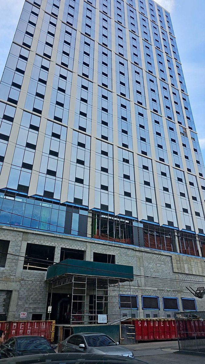 GSecureTech's tweet image. Every connection counts especially at this height. We’re walking the space before kicking off a full low voltage buildout next week in Jersey City. Planning with precision is key, and the view? Just a bonus. 💪🏻 #globalsecuretechnologies #lowvoltage #jerseycity #smartbuilding