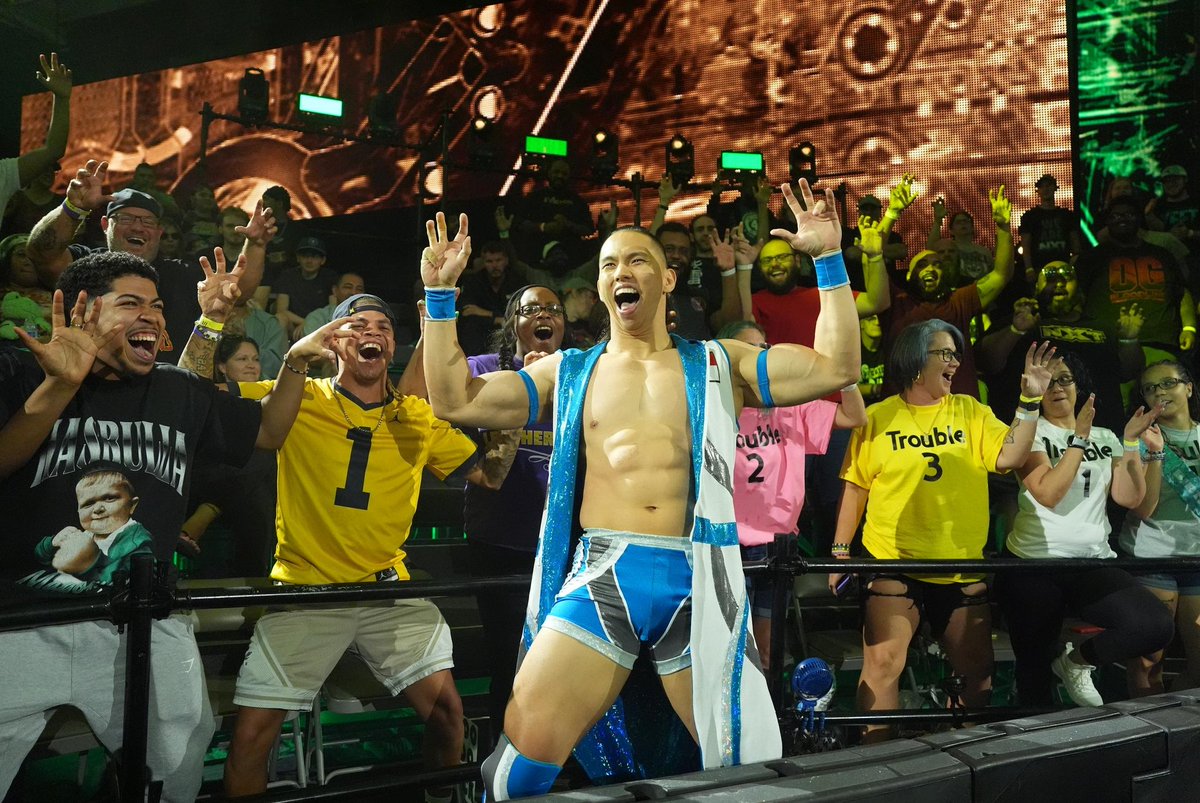 DanteChenWWE's tweet image. Another house special served. 🥃

You never know what you'll see in Orlando, FL: wwe.com/nxtlive

#DanteChen #ChenNowForeverTogether #CheNXT #WeAreNXT