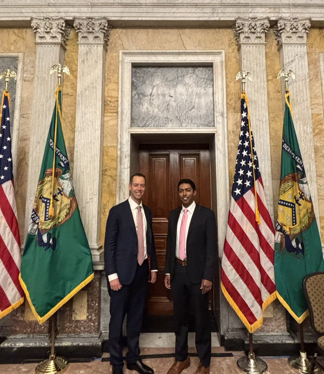 At the “Cash Room” today, discussing <a href="/citrea_xyz/">Citrea</a> ₿apps with the <a href="/USTreasury/">Treasury Department</a> digital assets policy team 🇺🇸 🍊🍋🇺🇸