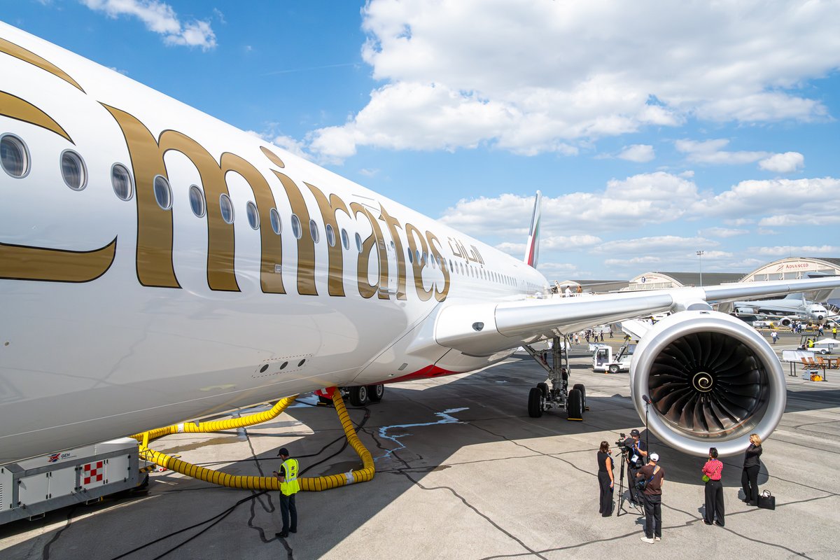 fltreviews's tweet photo. During the #ParisAirShow2025, we stepped aboard @emirates' new Airbus A350-900. A cabin that favours consistency over disruption—refined, but familiar. ✈️🇦🇪
Discover Emirates' new medium-haul flagship in our full review!

🔗 https://t.co/1iRXqhXt11 https://t.co/yarbSi99mF