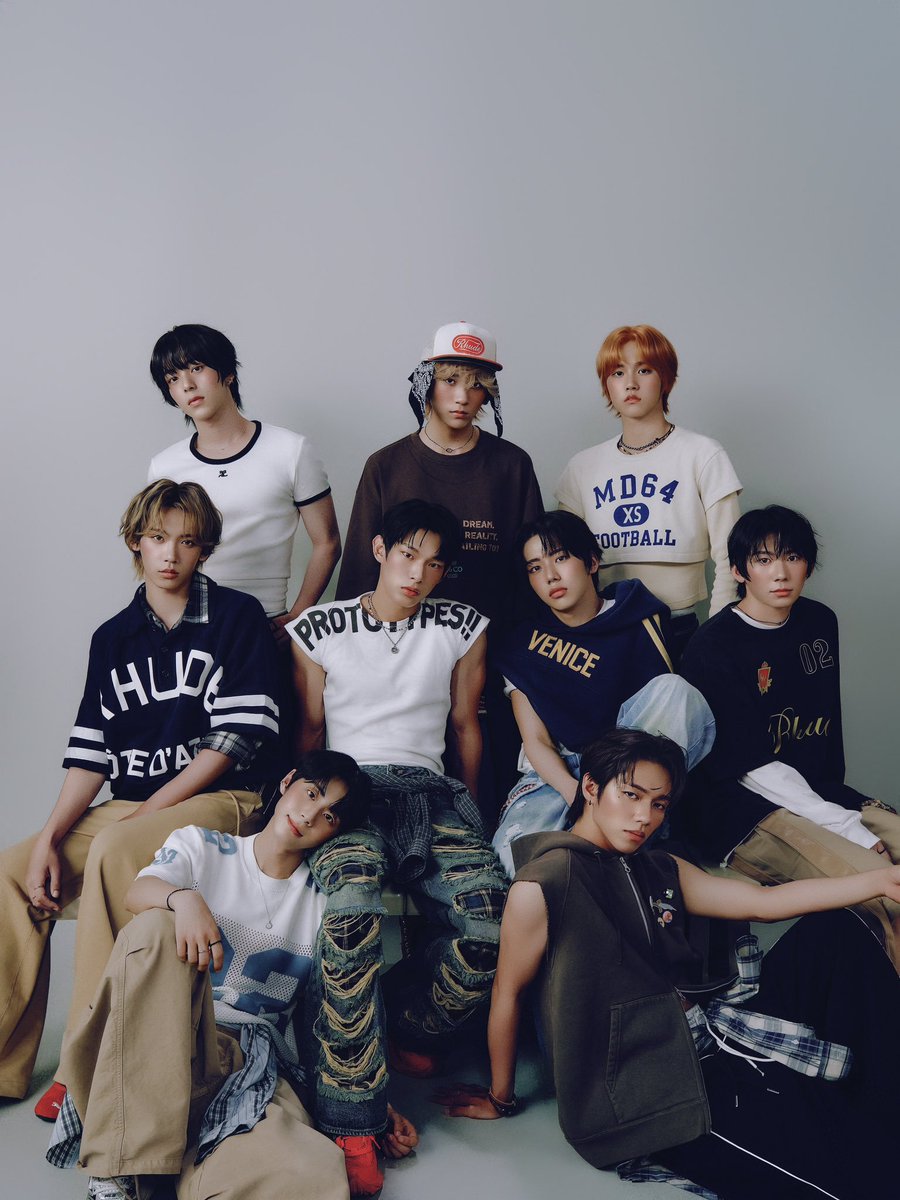 kchartsmaster's tweet photo. AHOF unveils the track list for the 1st mini album 'WHO WE ARE':

1. Boy, Cross Over The Waves (Intro)
2. Blue School, Green Grass, Red Sneakers
3. Rendezvous
4. Whispers of the Sea
5. The Eight Day
6. The Light At The End of the Horizon (Outro) https://t.co/lYeBOVvR9v