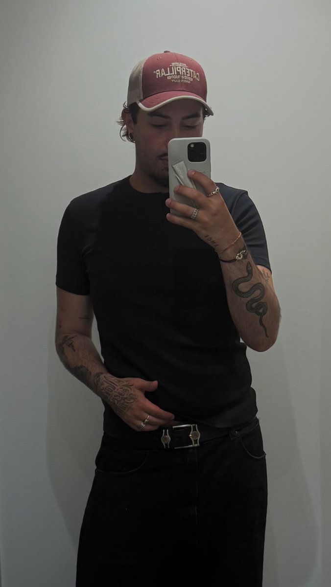shecallsmesam's tweet photo. 🖤 https://t.co/GWlwI5Rj9b