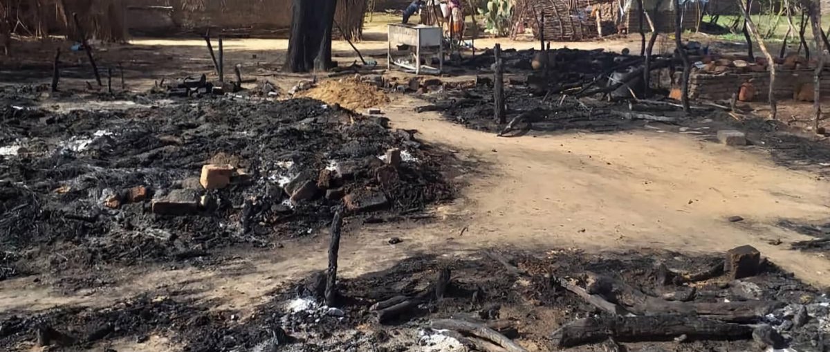 مليشيا الدعم السريع ترتكب مجزرة مروعة في قريتي (ألحقونا ولمينا) شمال كردفان وتقتل 22 مدنياً

شمال كردفان: زهير هاشم 

ارتكبت مليشيا الدعم السريع، هجوماً دموياً على قريتي (ألحقونا ولمينا) الواقعتين في إدارية كازقيل بولاية شمال كردفان ما أسفر عن مقتل 22 مدنياً وإصابة خمسة آخرين