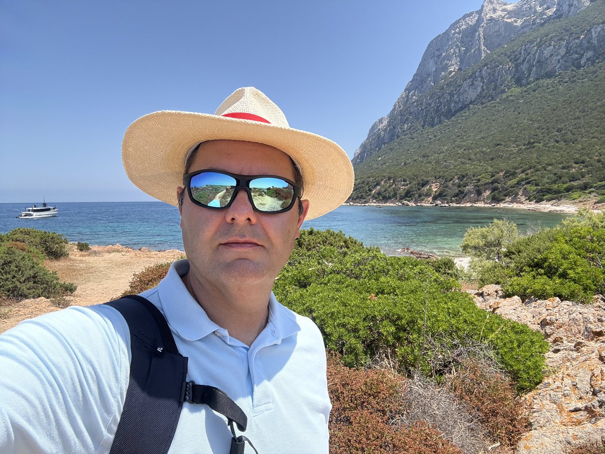 vit_prochazka's tweet image. I’ll tell you, there’s only one thing better than ICML – Sardinia right after ICML! Love it! 🇮🇹♥️
