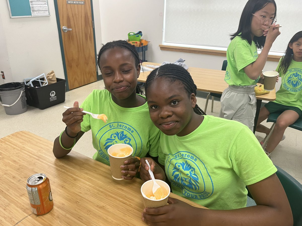 Tracey Nesrallah (@mrs_nesrallah) on Twitter photo We won ice cream sundaes from Jump Rope 4 Heart but we turned them into root beer/orange crush floats! <a href="/StJeromeOCSB/">St. Jerome School</a> We won ice cream sundaes from Jump Rope 4 Heart but we turned them into root beer/orange crush floats! <a href="/StJeromeOCSB/">St. Jerome School</a>