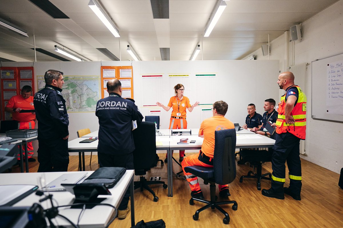 SwissHumAidUnit's tweet image. International #rescue teams provide vital assistance after earthquakes and regular training is key.
Switzerland is conducting the international earthquake simulation exercise #SIMEX25. Rescue teams from 12 countries are taking part.
➡️ news.admin.ch/en/newnsb/Yn24…