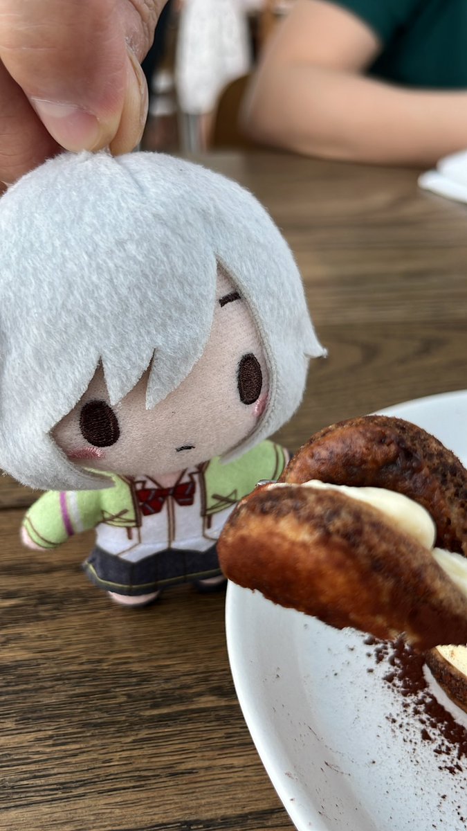 shigyeo's tweet photo. Always Eatinf https://t.co/f4FenkNUtM