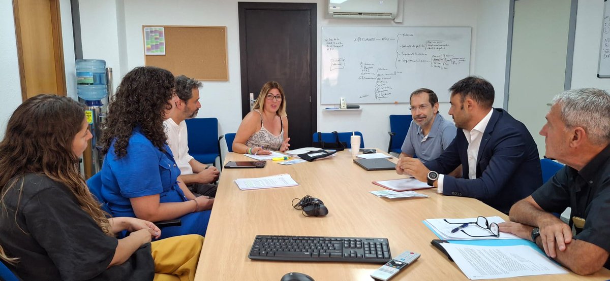 El Govern de Islas Baleares se compromete a estudiar las propuestas de padres con niños con daño cerebral adquirido antes de final de año.

Gracias por la reunión y atención recibida.