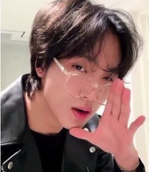 แว่น blue elephant ที่ไอดอลชอบใส่เข้าไทยแล้วว😭 ราคาดีมากก แงๆๆ 1 พันกว่าบาทเท่านั้น มันสวยและทนสุดๆ ป้ายยาสุดตัวเลย ศิลปินใส่กับฉ่ำ ใครงบไม่ถึง gentle monster แนะนำ ทรงสวย แข็งแรง ไม่ผิดหวัง ไม่เสียดายเงินสักบาท ควรค่า!🤟🏻