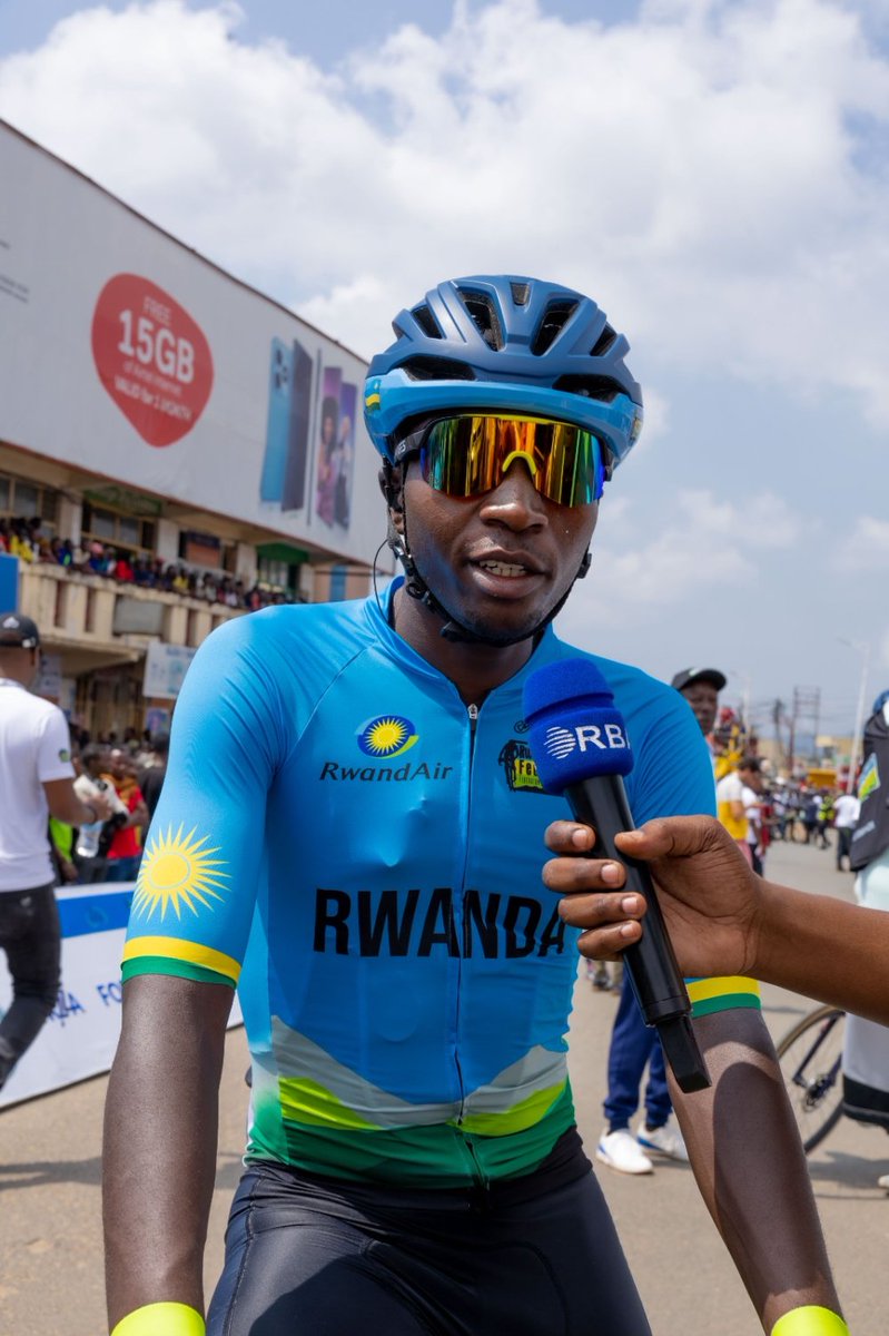 🚨AMAKURU MASHYA 🚨 

Munyaneza Didier w'Akiniraga Ekipe ya Benediction club Yatorokeye ku kibuga cy'lndege m'Ubufaransa. 

Ni Nyuma Yuko yarikumwe na Team Rwanda bavuye Mu masiganwa aho mu bufaransa bagarutse mu Rwanda, baje kwitabira Rwanda National Championships 2025.