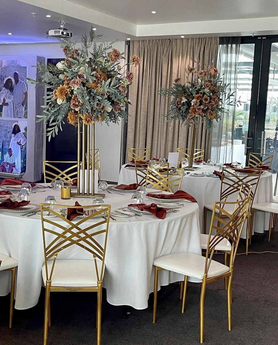 LegendHotel_LOS's tweet photo. Need a place that wows your guests from the moment they walk in?
Our event spaces are ready to flex—boardrooms that mean business by day, party spots that sparkle by night, and everything in-between.

DM or call us to lock in your date. https://t.co/OGXiUHpiT1