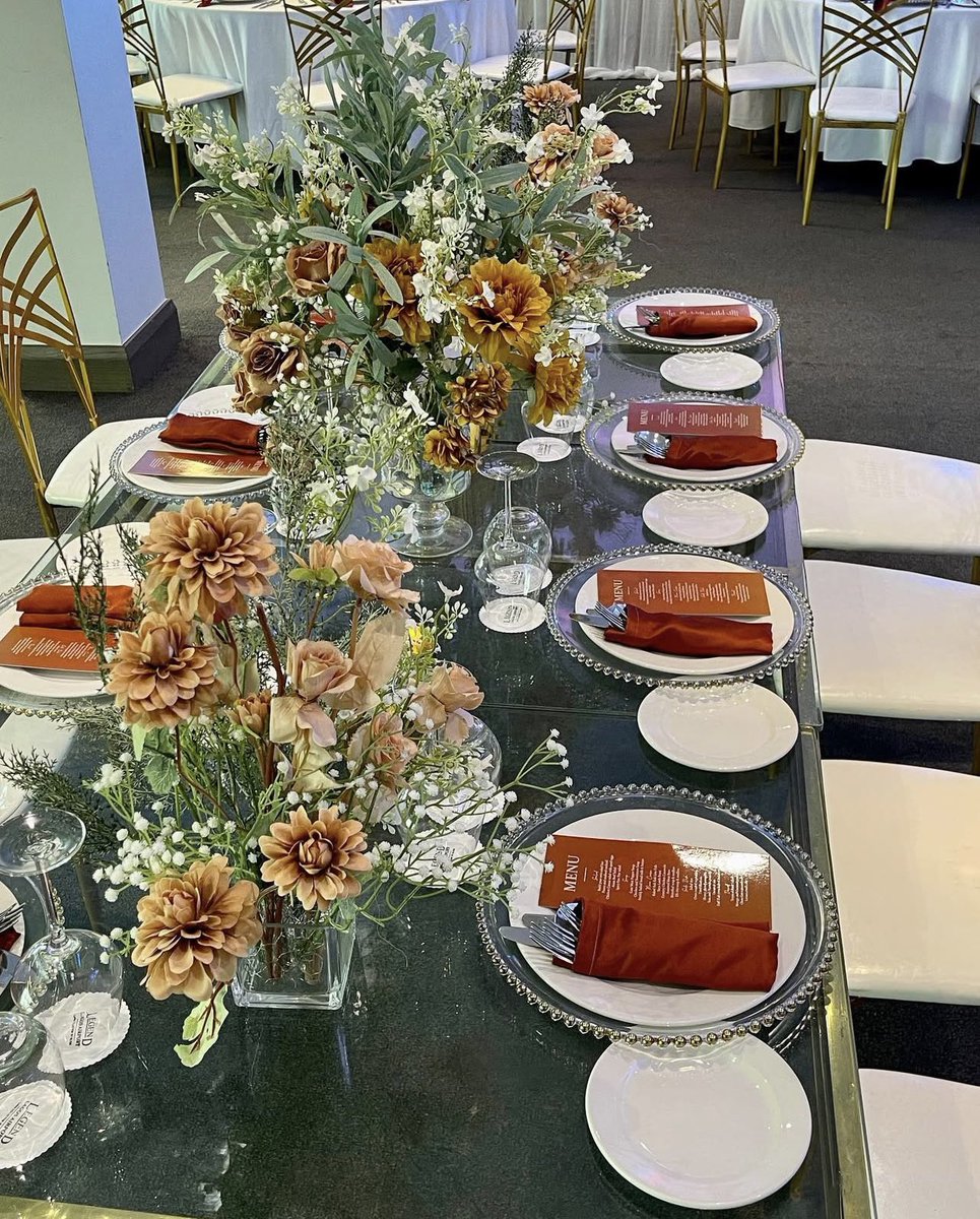 LegendHotel_LOS's tweet photo. Need a place that wows your guests from the moment they walk in?
Our event spaces are ready to flex—boardrooms that mean business by day, party spots that sparkle by night, and everything in-between.

DM or call us to lock in your date. https://t.co/OGXiUHpiT1