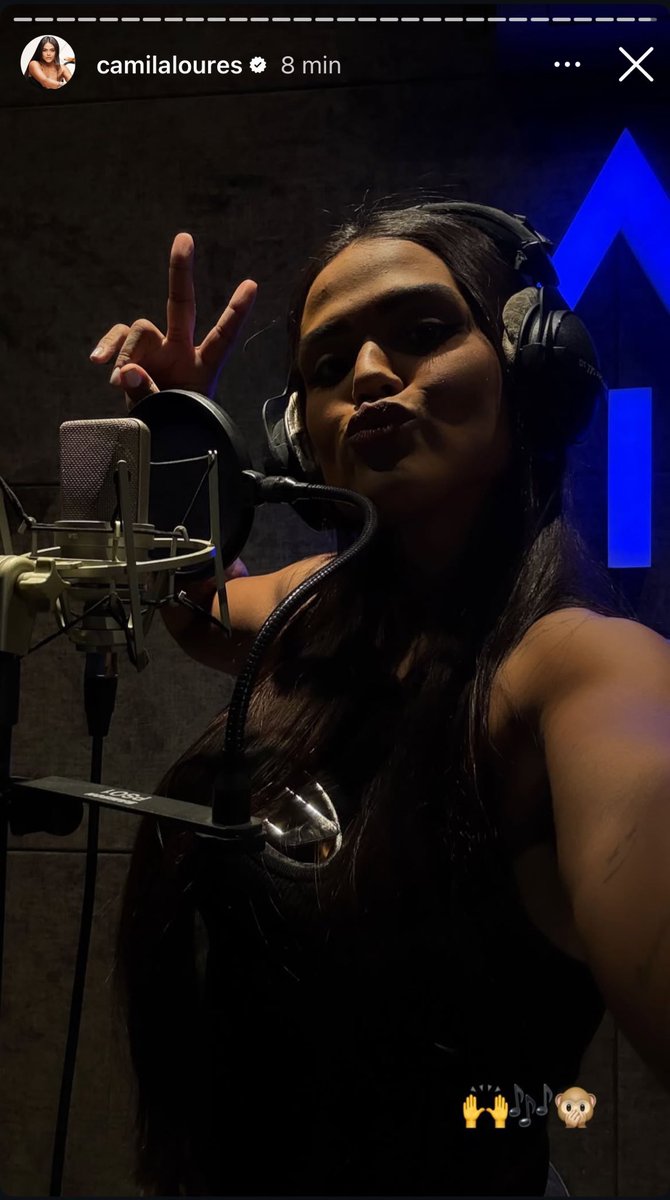 acervocloures's tweet image. SALVOU O POP! Camila Loures postou que está em um estúdio gravando novas musicas e salvando a musica pop nacional.