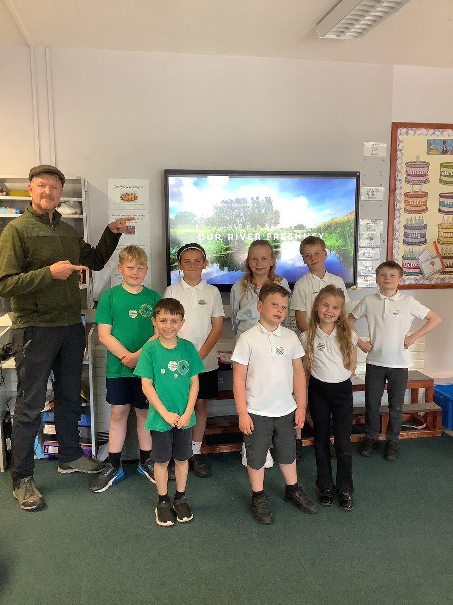 NWAPlanetPro's tweet photo. We had a very special visitor this afternoon. The Canoe River Cleaner himself came in to talk to us about how him and his team (Freshney Comrades) keep our River Freshney clean and how it benefits the wildlife in our area. It was a very interesting and inspiring talk 👏🚣🦢🦦 https://t.co/fem1xiy6yZ