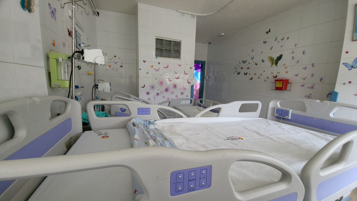 HVCMOficial's tweet photo. Las autoridades de salud recorrieron los espacios:  rincón de despedidas y salas destinadas a las madres que han sufrido este tipo de pérdidas, lugar en los que el equipo multidisciplinario brinda el acompañamiento correspondiente. #ElNuevoEcuador https://t.co/6aJvkutQCm