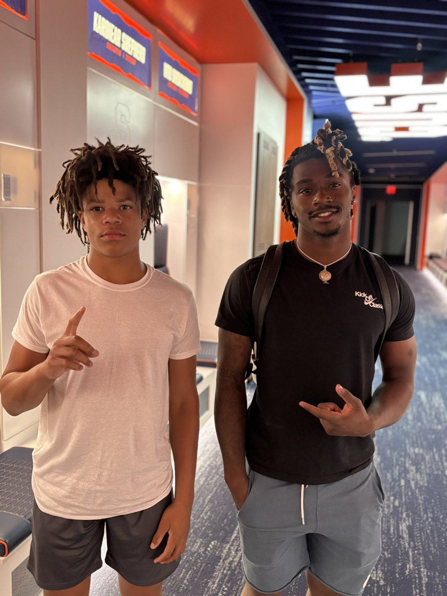 djLandor2pointO's tweet image. 2030 DB/ATH meets 5 star receiver Johntay Cook @CuseFootball after receiving his 1st D1 🅾️ffer @FranBrownCuse @MaxPreps @247Sports @Rivals @dctf @TXTopTalent @TXTPShow @txfblife @JaredHack_Cuse @johann_perera17 @AMannicciCuse @Marchen44 @coachflowersfb @jmc_fam @ScottRapp17…