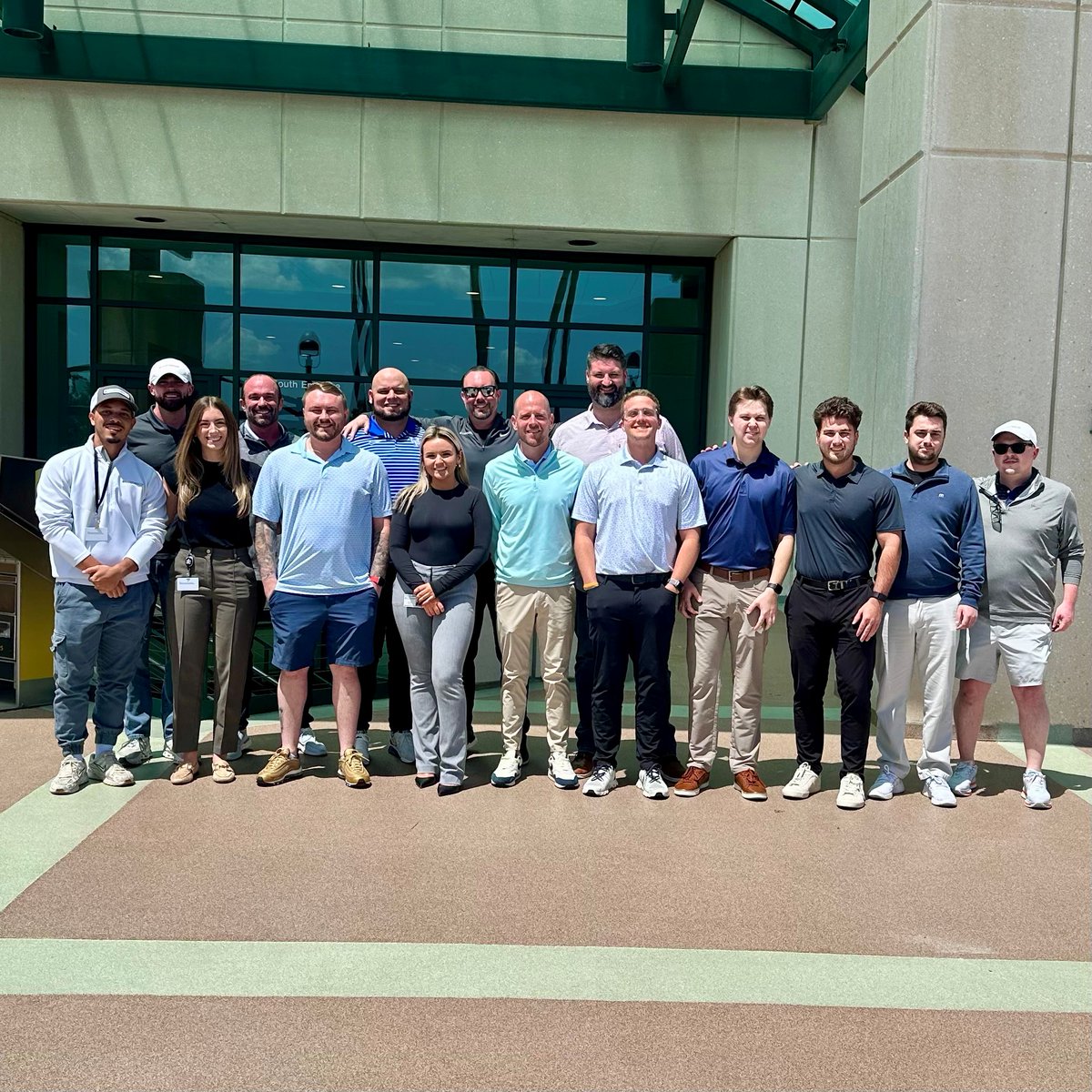 LongshipLex's tweet image. Office upgrade for🌴☀️Longship-St. Pete☀️🌴!

If you or someone you know is searching for a new career in St. Petersburg, FL, check out and apply to our open opportunities at longship.us/careers. 

#longshipstpete #jointheship #lifeatlongship #longshipcareers