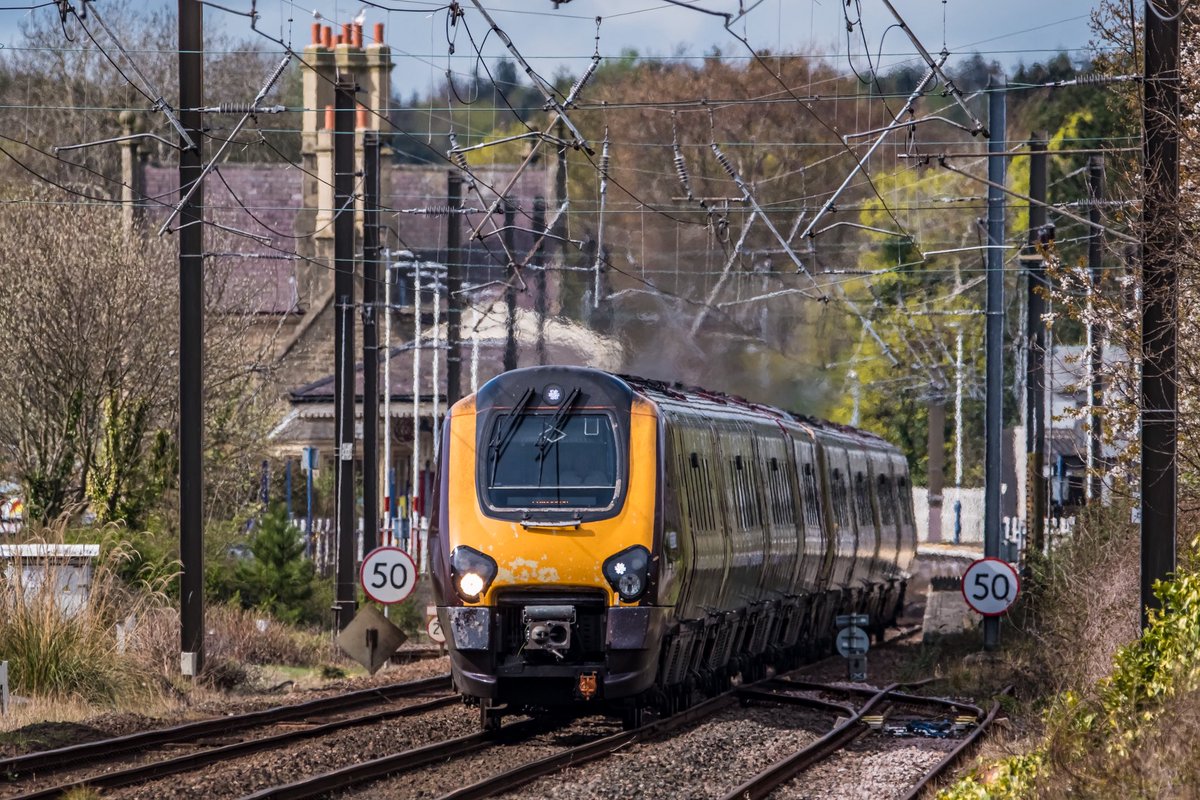 ASMRailPhotos's tweet image. 🖍️| 1S33 0703 Birmingham New Street to Edinburgh

📣| @CrossCountryUK 
🚂| Class 220031
🚂| Class 220034
📍| Morpeth
📆| 17/04/2025

#class220 #220031 #220034 #crosscountrytrains