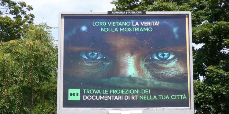 Pina Picierno (@pinapic) on Twitter photo Ancora una volta la propaganda del regime russo e dei suoi canali di informazione sanzionati in Europa invadono le nostre città.
Chiedo a <a href="/BeppeSala/">Beppe Sala</a>, <a href="/gualtierieurope/">Roberto Gualtieri</a> e <a href="/matteolepore/">Matteo Lepore</a> di intervenire tempestivamente e rimuovere queste affissioni irregolari e in aperta violazione Ancora una volta la propaganda del regime russo e dei suoi canali di informazione sanzionati in Europa invadono le nostre città.
Chiedo a <a href="/BeppeSala/">Beppe Sala</a>, <a href="/gualtierieurope/">Roberto Gualtieri</a> e <a href="/matteolepore/">Matteo Lepore</a> di intervenire tempestivamente e rimuovere queste affissioni irregolari e in aperta violazione