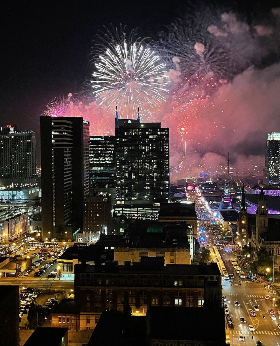 Nashville Yards (@nashvilleyards) on Twitter photo Don't wait. 🎆 Tickets for <a href="/GrandHyattNash/">GrandHyattNashville</a>'s July 4th celebration on the 25th floor are now available! Enjoy incredible views of the #MusicCity fireworks and skyline, a welcome drink, hors d’oeuvres, live DJ, and more: hyattexperiences.com/grand-hyatt/bn… Don't wait. 🎆 Tickets for <a href="/GrandHyattNash/">GrandHyattNashville</a>'s July 4th celebration on the 25th floor are now available! Enjoy incredible views of the #MusicCity fireworks and skyline, a welcome drink, hors d’oeuvres, live DJ, and more: hyattexperiences.com/grand-hyatt/bn…