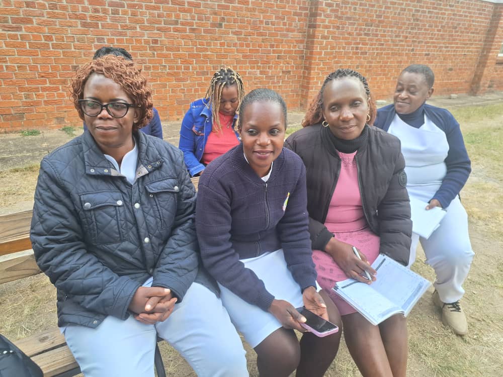 ZBCNewsonline's tweet photo. THE introduction of night clinics in HIV hotspots across Masvingo along with the formation of community-led monitoring committees has been instrumental in improving access to clinical services for vulnerable groups, particularly key populations, contributing significantly to the reduction in new HIV infections and overall prevalence rate in the province.

https://t.co/NRFuYdf856