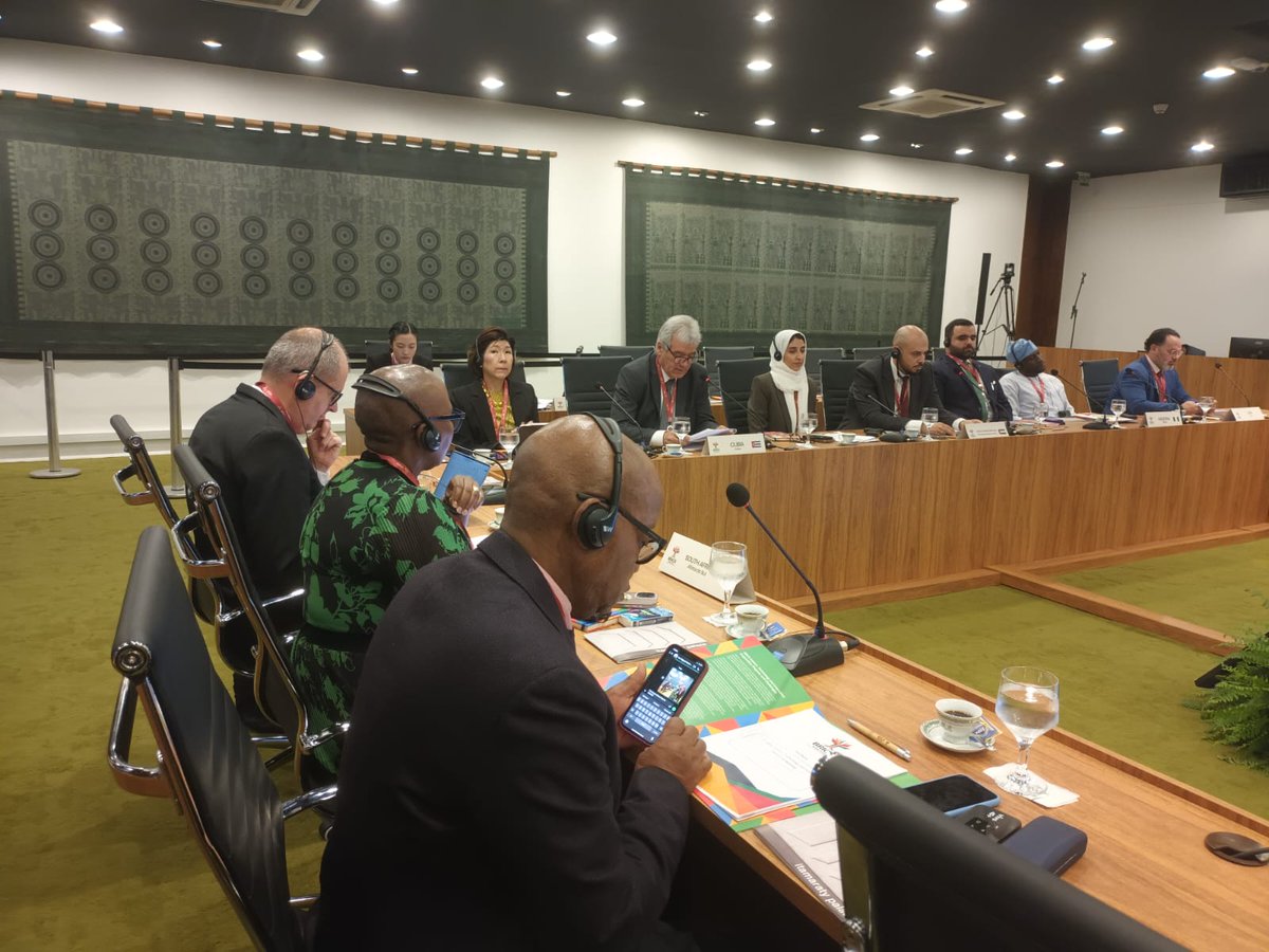 EmbaCubaBrasil's tweet photo. @AdolfoCurbelo destacó los resultados de #Cuba en la ciencia, a pesar del recrudecimiento del bloqueo y la injusta designación como país que supuestamente patrocinan terrorismo. https://t.co/3QewdE0BkF