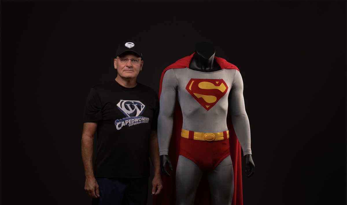CapedWonderJim's tweet image. The Preservation and Documentation of Cinematic Artifacts is Serious Business. Photography by Ramon Casares. —Jim Bowers #christopherreeve #supermancostume #supermaniii #supermanartifact