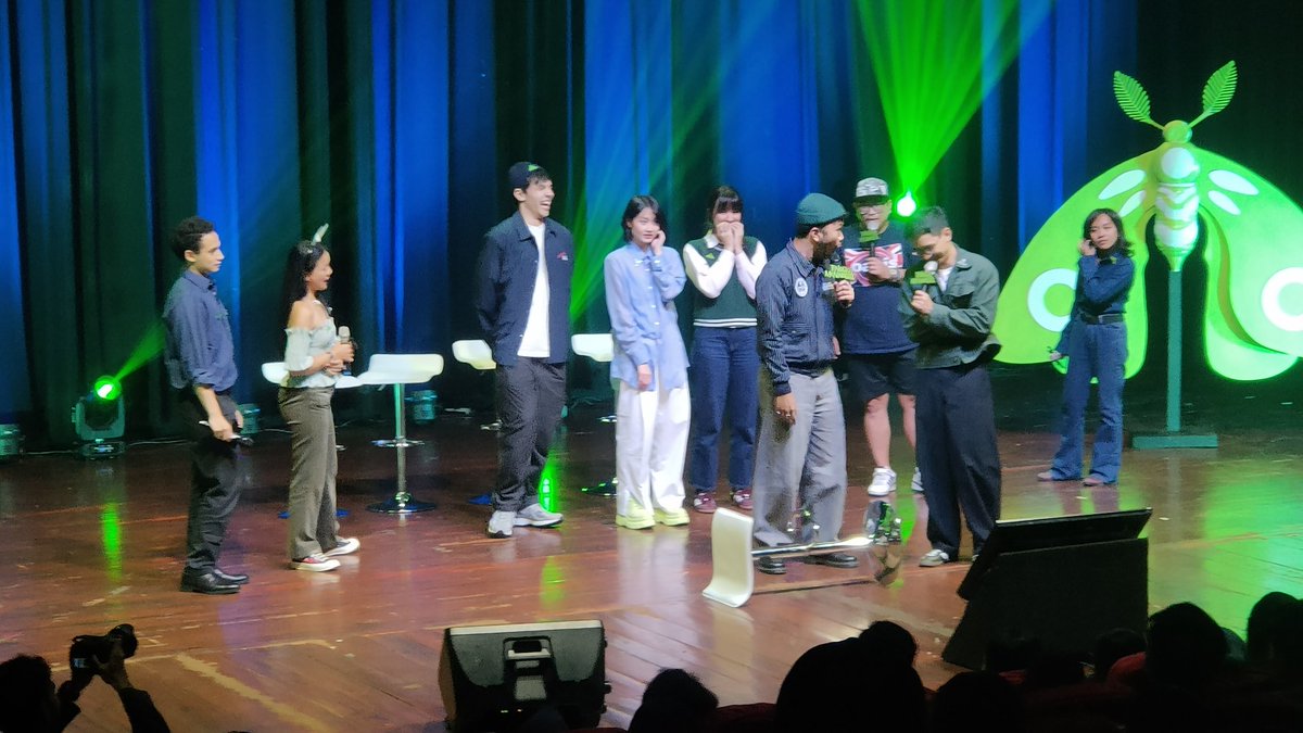 mmaryasir's tweet photo. Buat gw MVP malam ini di Standupnya adalah @YonoBakrie! Habis nikah makin kaya materinya. Wkwkwk

Bang @ArditErwandha di standup sbg headliner gw kira bakal goyang karena habis Yono. Ternyata pemaaen! Hahaha dan di sesi jg Improve ngecarry sekali 🫡

Sukses buat film TingNing! https://t.co/Oq9XYtWtWe