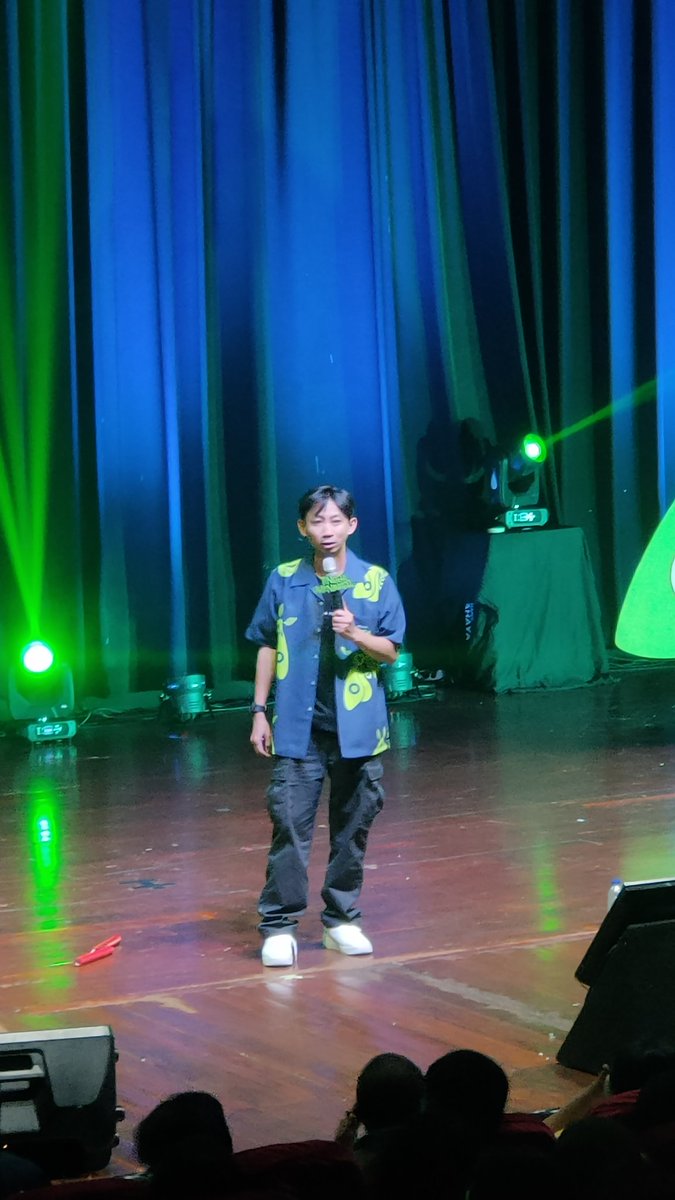 mmaryasir's tweet photo. Buat gw MVP malam ini di Standupnya adalah @YonoBakrie! Habis nikah makin kaya materinya. Wkwkwk

Bang @ArditErwandha di standup sbg headliner gw kira bakal goyang karena habis Yono. Ternyata pemaaen! Hahaha dan di sesi jg Improve ngecarry sekali 🫡

Sukses buat film TingNing! https://t.co/Oq9XYtWtWe